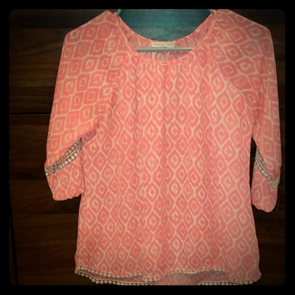 Girls top Cooper key